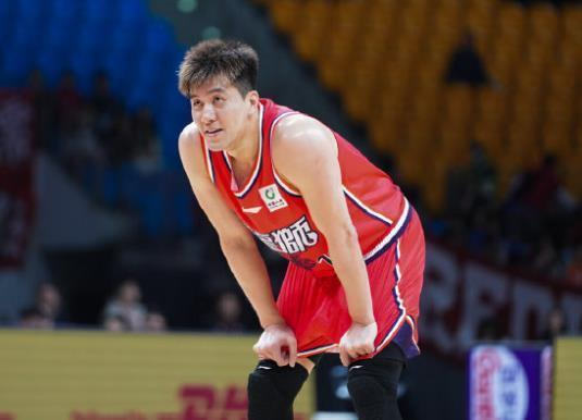 注册领彩金-郭艾伦16个赛季一共挣了多少钱？预计不低于3个小目标|CBA|广州龙狮|广州龙狮队|耐克|易建联_新浪体育_新浪新闻