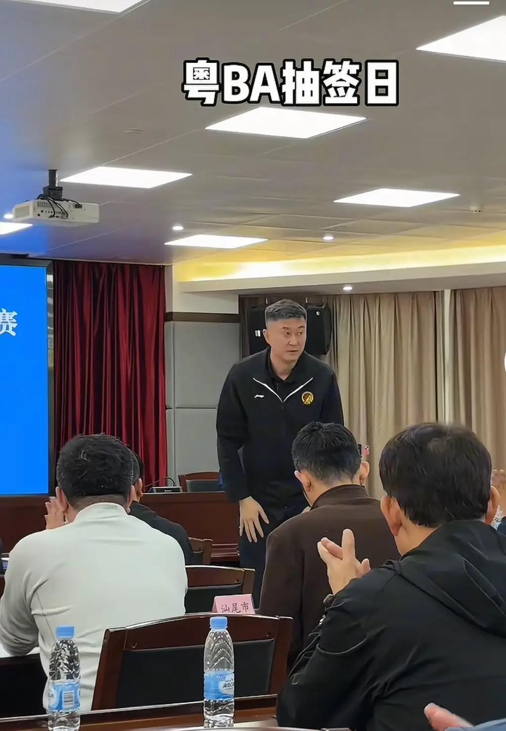 kaiyun 官网-早上十一点！杜锋最新职位曝光，胡明轩又去医院，徐杰最新伤情