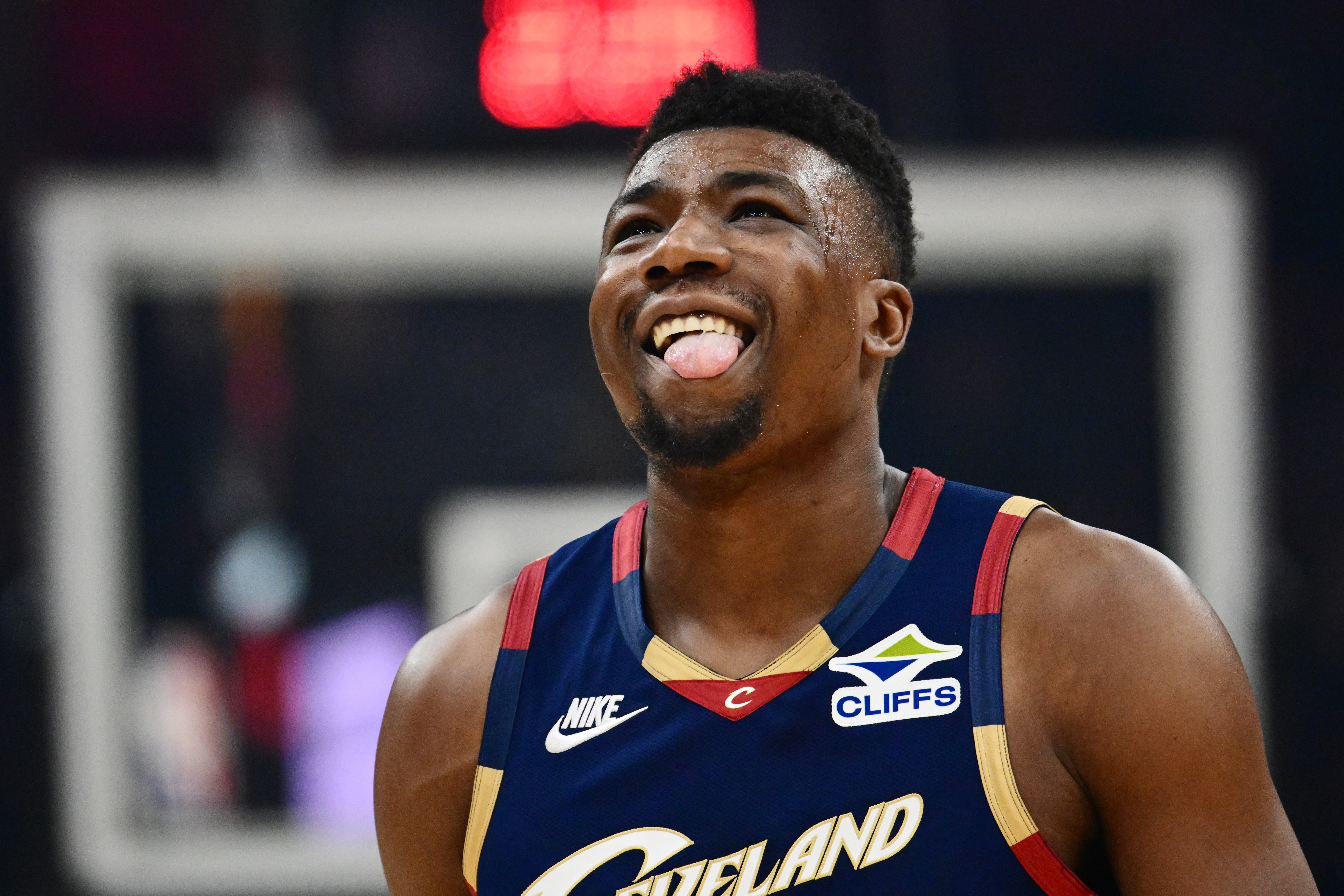 网页版登录-哈登：拖布总是准备充分 他不上场的时候还会做额外的体能训练